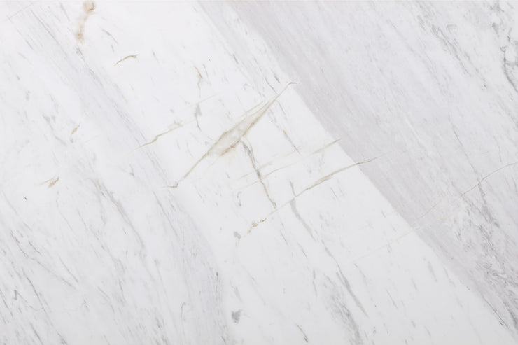 Table élégante en marbre blanc et gris - structure en acier inoxydable poli - chaque pièce est unique