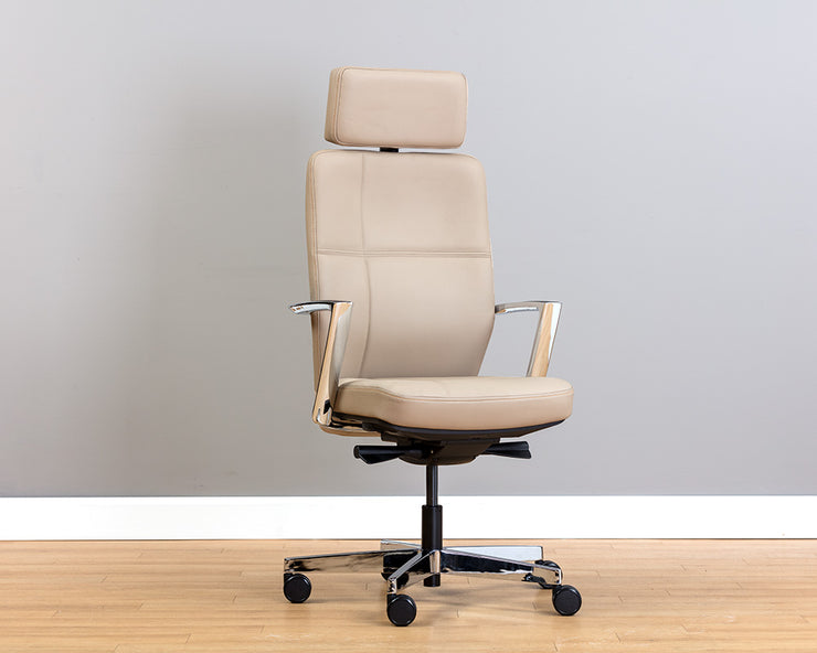 Chaise de bureau élégante en cuir avec un dossier haut et des accoudoirs chromés - support lombaire réglable