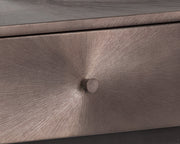 Table de chevet moderne en fer gravé et martelé - fini bronze terni
