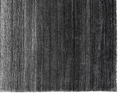 Tapis tissé à la main aux couleurs texturées de noir et de gris - mélange de viscose, de coton et de laine