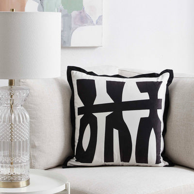 Coussin combinant polyester et velours - motifs variés, noir sur blanc - idéal pour espace moderne