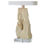 Lampe de table faite de résine et de cristal - base couleur crème et finie avec feuilles d'argent - abat-jour en tissu de couleur crème